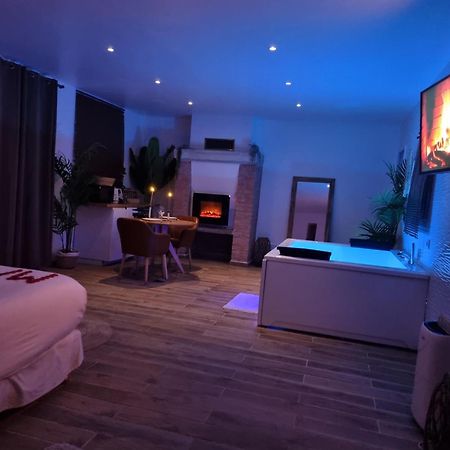 Suite De Charme Avec Jacuzzi Et Jardin Privatif Paris Au Calme Saint-Prix  Exteriör bild