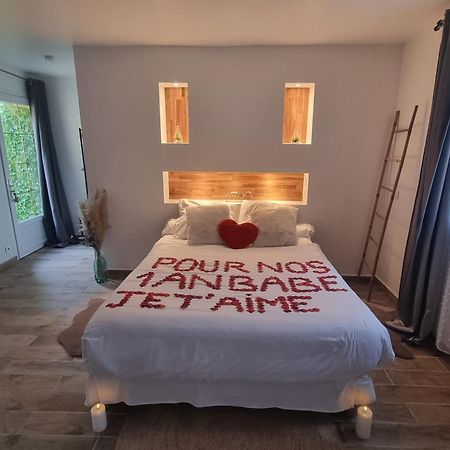 Suite De Charme Avec Jacuzzi Et Jardin Privatif Paris Au Calme Saint-Prix  Exteriör bild