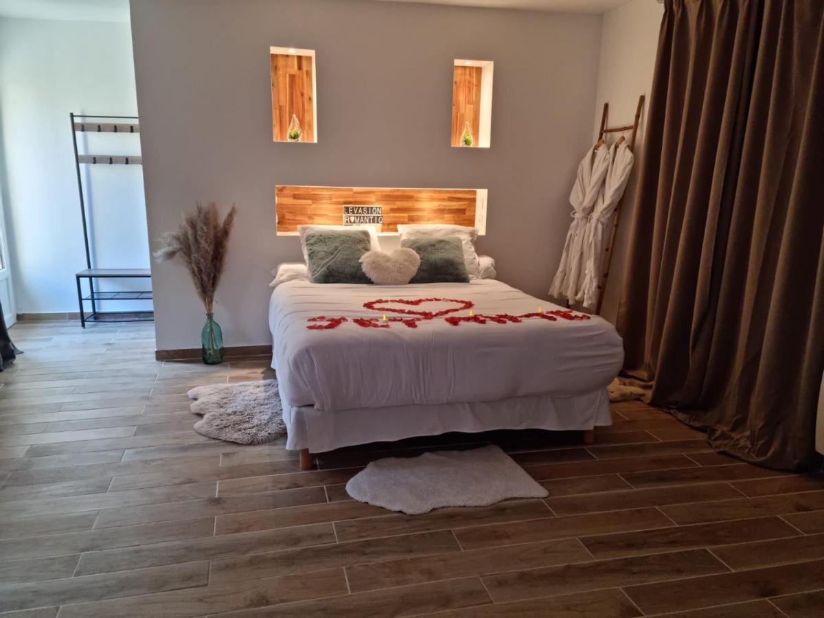 Suite De Charme Avec Jacuzzi Et Jardin Privatif Paris Au Calme Saint-Prix  Exteriör bild