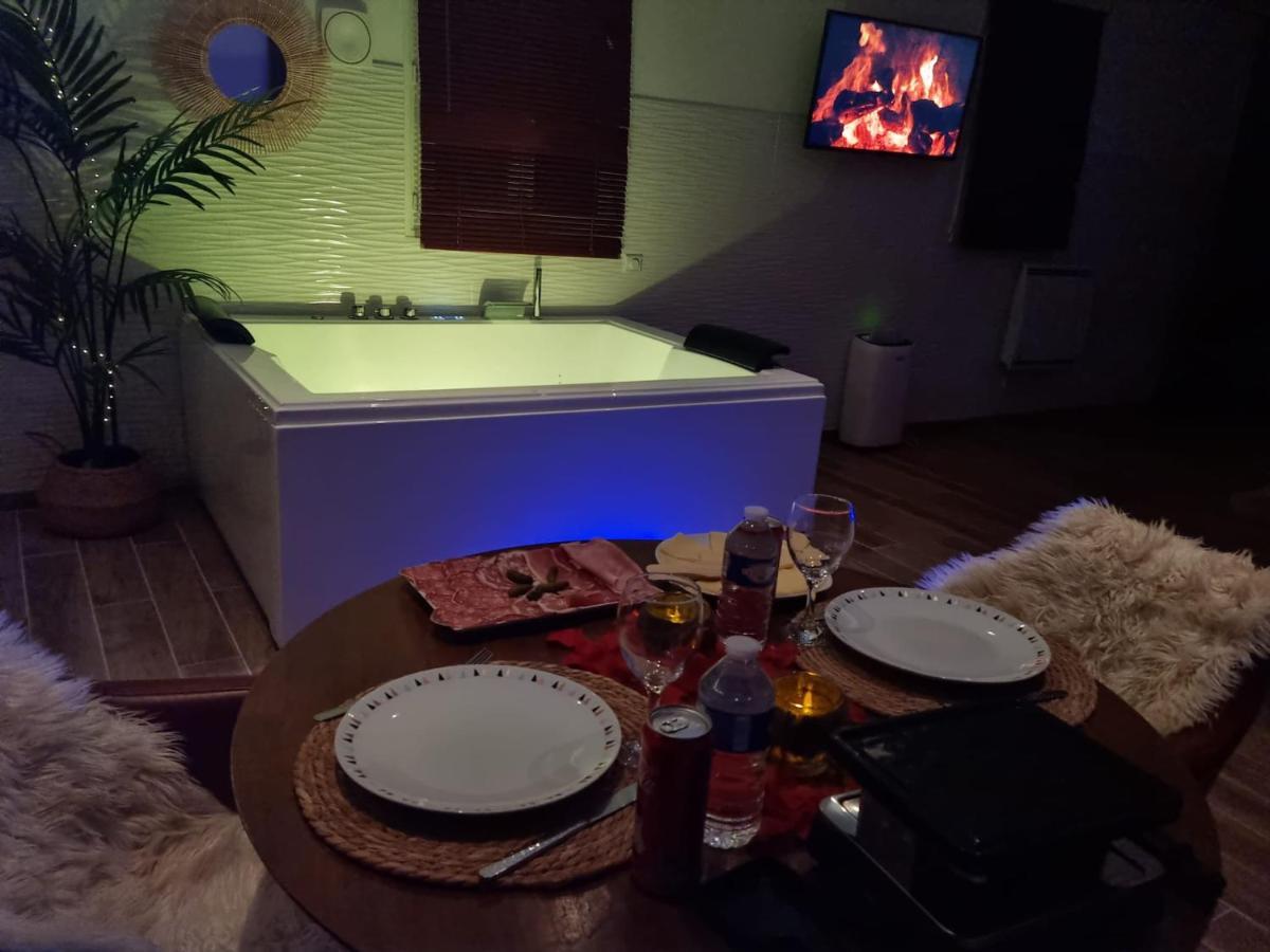 Suite De Charme Avec Jacuzzi Et Jardin Privatif Paris Au Calme Saint-Prix  Exteriör bild