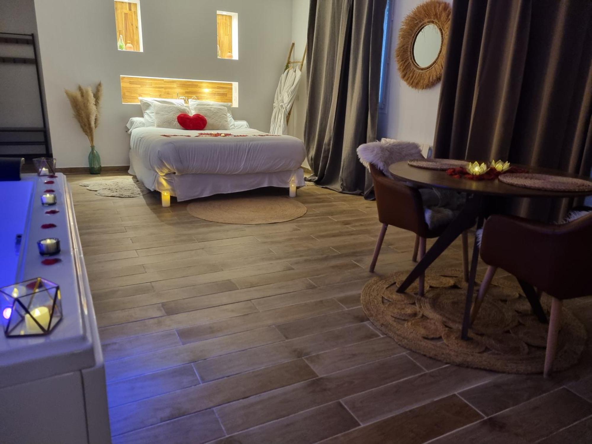 Suite De Charme Avec Jacuzzi Et Jardin Privatif Paris Au Calme Saint-Prix  Exteriör bild