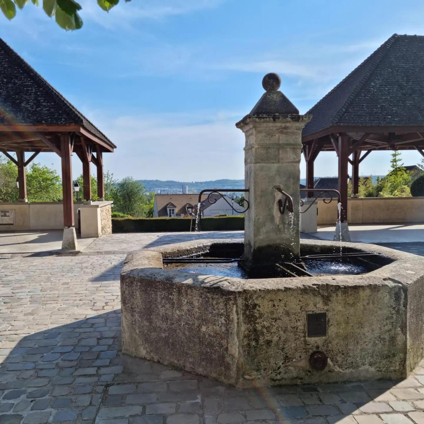 Suite De Charme Avec Jacuzzi Et Jardin Privatif Paris Au Calme Saint-Prix  Exteriör bild