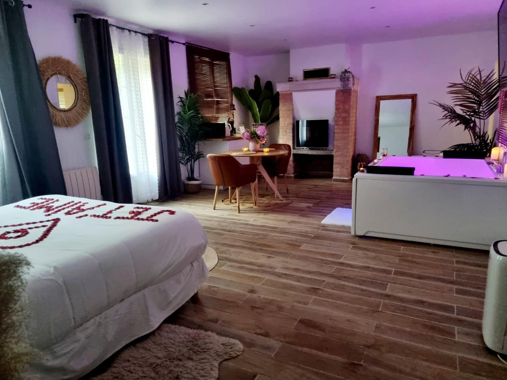 Suite De Charme Avec Jacuzzi Et Jardin Privatif Paris Au Calme Saint-Prix  Exteriör bild